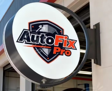 שלט עגול מואר AutoFix Pro — מוסך